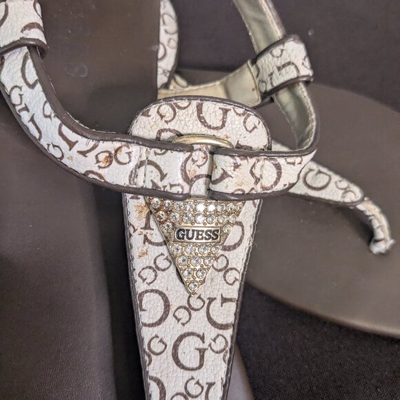 🤎 Guess Logo Print Rhinestone T-Strap Sandals — Size 9M - Picture 4 of 5